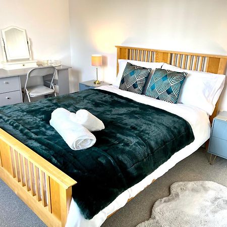 Stylish Cosy And Bright Apartment - Fantastic Location - Perfect For Business Or Solo Travellers Bishop's Stortford Dış mekan fotoğraf
