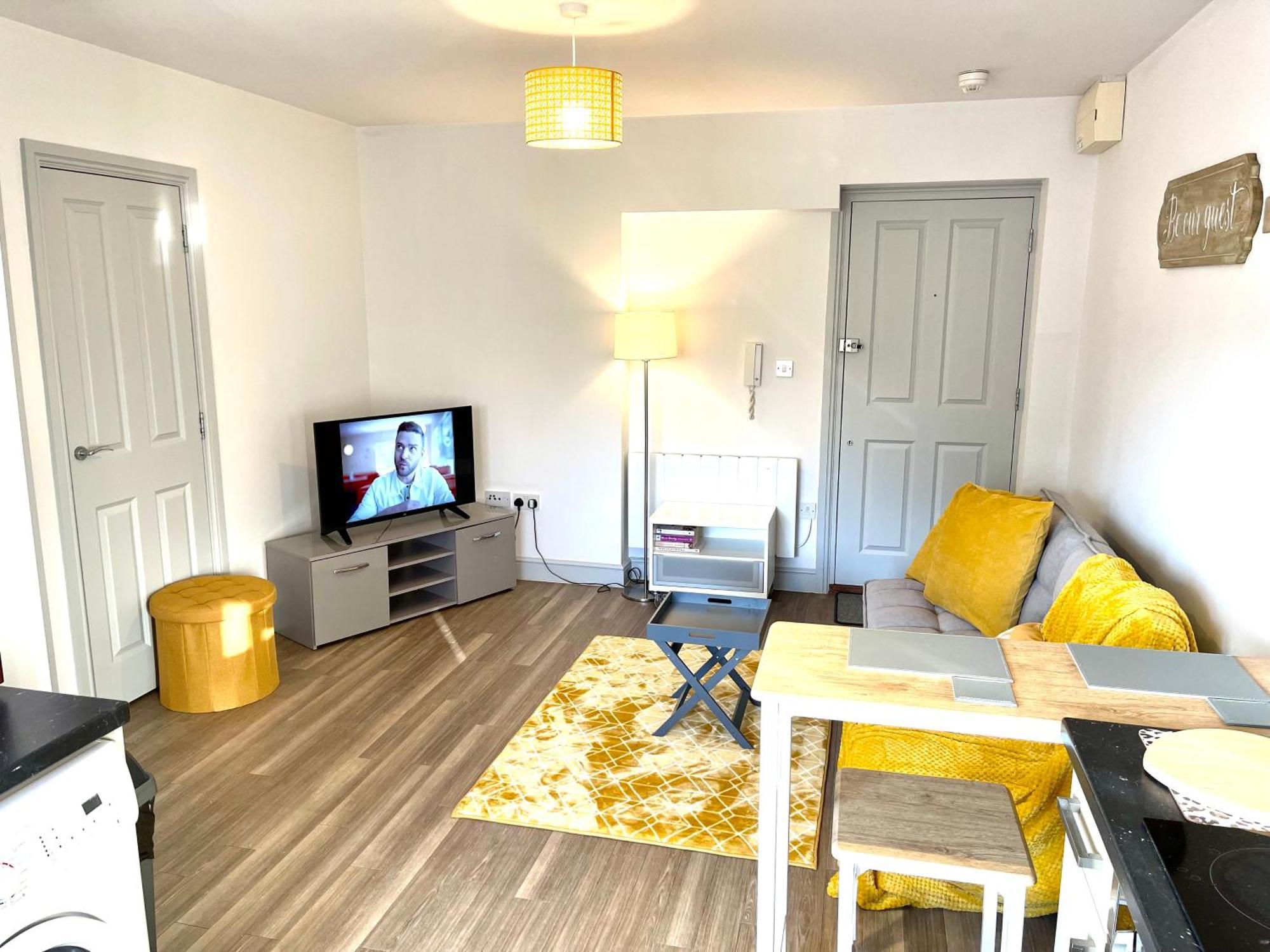 Stylish Cosy And Bright Apartment - Fantastic Location - Perfect For Business Or Solo Travellers Bishop's Stortford Dış mekan fotoğraf